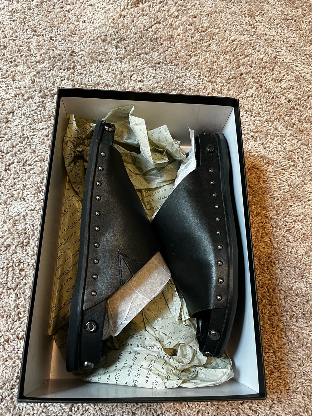 Kelsi Dagger Brooklyn 8.5 Black Leather Squishstudnl Slip-On Sandals